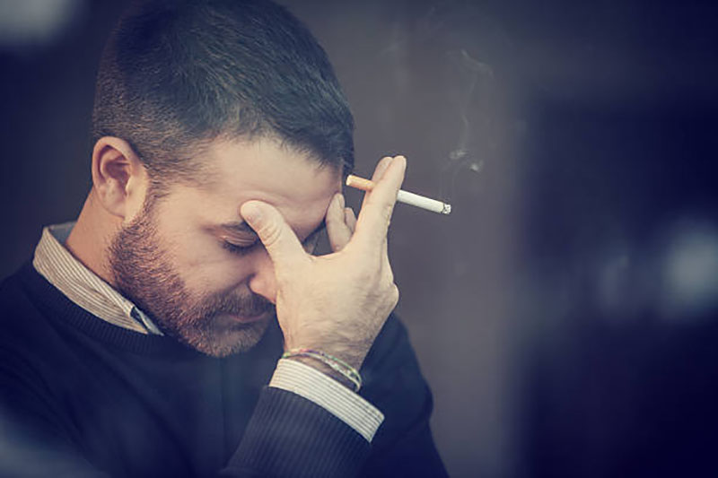 چگونه سیگار را ترک کنیم با افکار منفی مبارزه شود