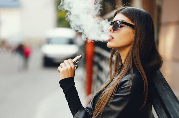 سیگار الکترونیکی همچنان بحث برانگیز است